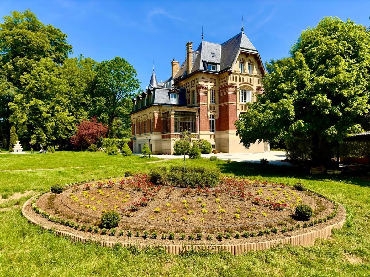 Chateau De Moliens Exteriér fotografie